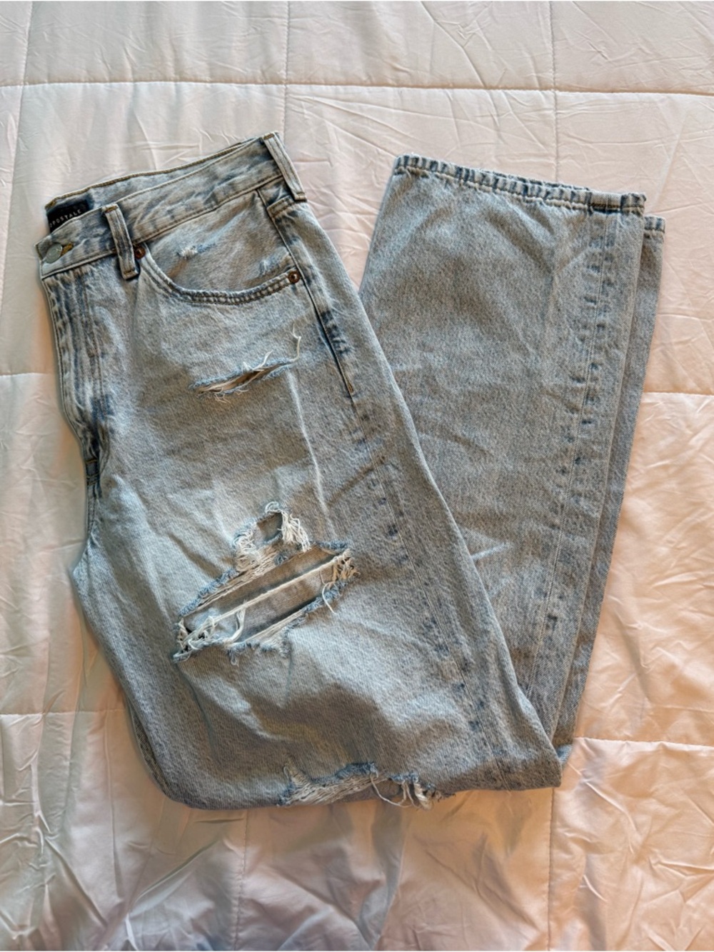 Aeropostale High Rise Baggy Ripped Jeans